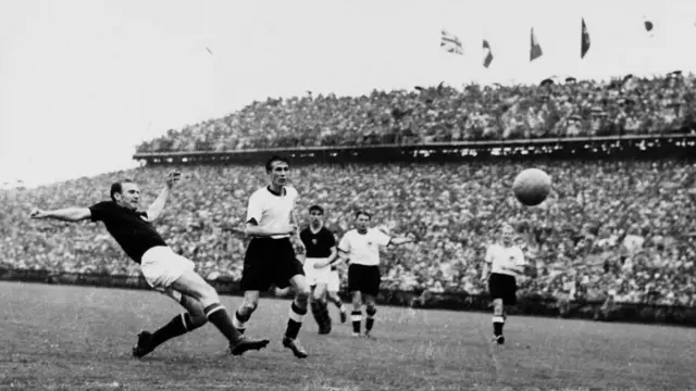 بر اساس «افسانه برن»، تیم ملی آلمان با استوک‌های اختراعی آدولف داسلر (بنیان‌گذار آدیداس) توانستند روی چمن لغزنده استادیوم وانکدورف تعادل بهتری داشته باشند و مجارستان مدعی را در فینال جام جهانی ۱۹۵۴ شکست دهند