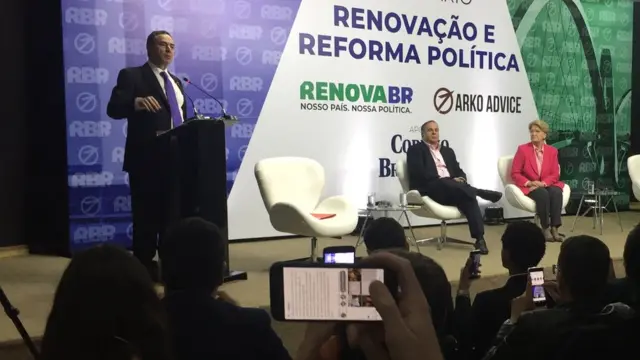 Luís Roberto Barroso discursaas melhores dicas de apostas esportivasevento do RenovaBR