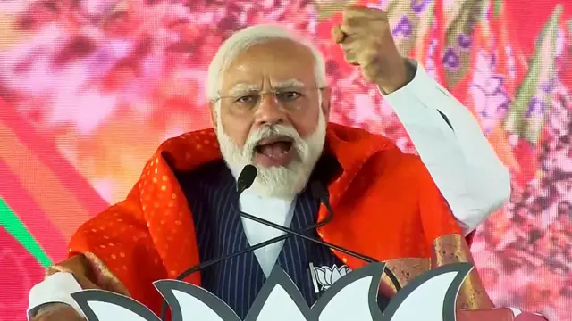 कर्नाटक के शिवमोगा में 7 मई को एक रैली के दौरान पीएम नरेंद्र मोदी.