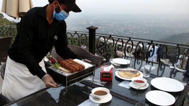 ریستوران، مونال