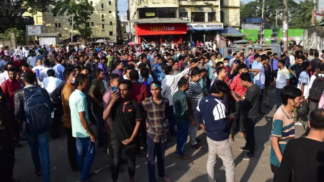 মঙ্গলবারের বিক্ষোভের ছবি