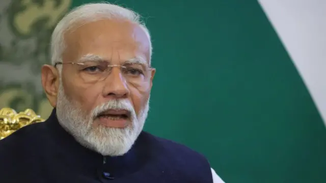 नरेंद्र मोदी 