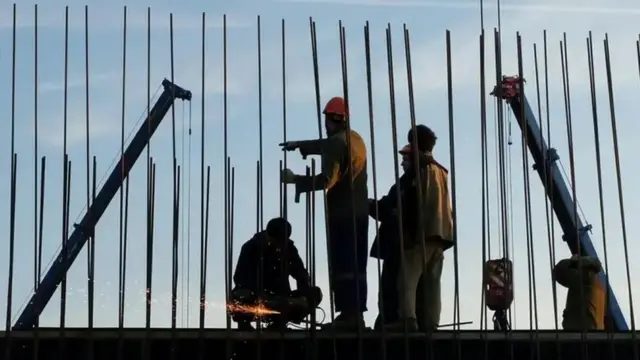 Россиядаги қурилишда банд бўлган меҳнат муҳожирлари