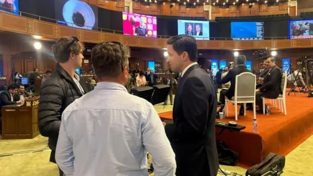 જેડી વેન્સ, ઇસ્લામાબાદમાં અમેરિકા અને ઈરાન વચ્ચે વાટાઘાટો કેમ પડી ભાંગી, પાકિસ્તાનની મધ્યસ્થી, રાષ્ટ્રપતિ ટ્રમ્પ, અમેરિકાએ શું કહ્યું, ઈરાને શું કહ્યું, બીબીસી ઇન્ટરનેશનલ ન્યૂઝ આંતરરાષ્ટ્રીય સમાચાર