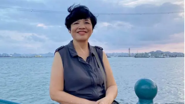Phó Giáo sư, Tiến sỹ Nguyễn Hoàng Ánh, một giảng viên đại học tại Hà Nội bày tỏ: "Việc bắt trẻ con đứng ngoài như vậy là vô cảm, vô nhân tính".