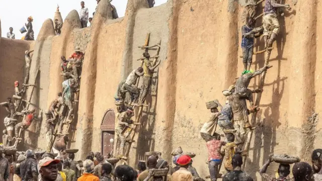 المسجد الكبير في جنيه في مالي