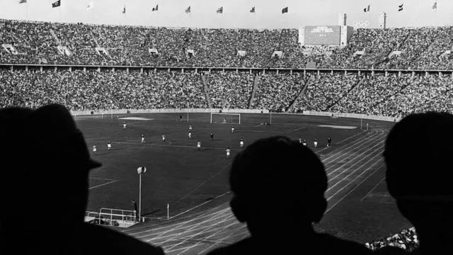 استادیوم المپیک برلین با گنجایش صدهزار نفر میزبان دیدار نیمه نهایی نروژ مقابل ایتالیا در مسابقات فوتبال المپیک ۱۹۳۶ بود