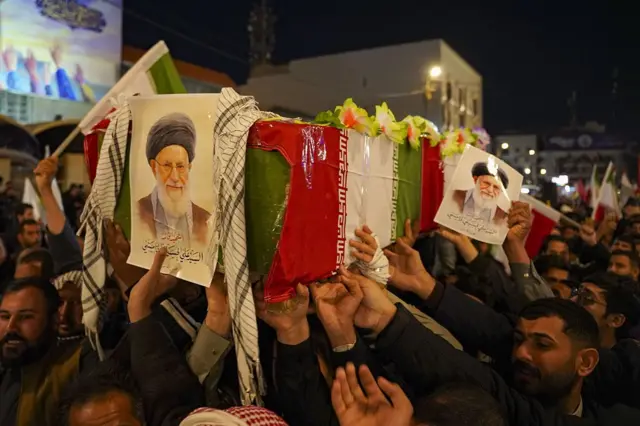مراسم تشییع نمادین خامنه‌ای در نجف