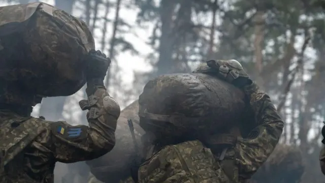 Тренування новобранців за проєктом "контракт 18-24" у 92-й штурмовій бригаді 16 березня 2025 року в Харківській області