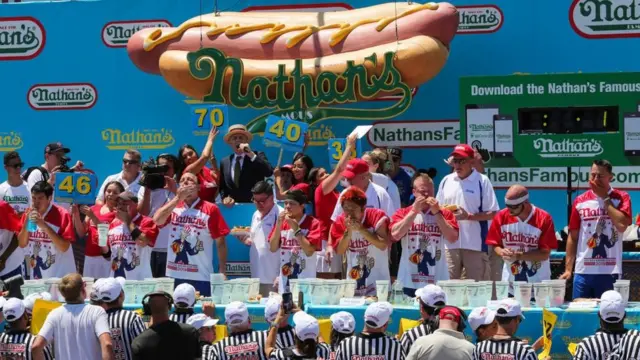 Конкурс хот-догів