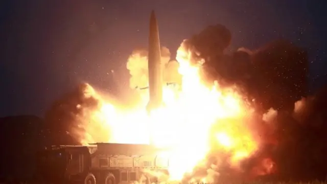 北朝鮮、ミサイル2発を日本海に向け発射 短距離弾道ミサイルか