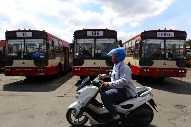 อู่รถเมล์ ขสมก.