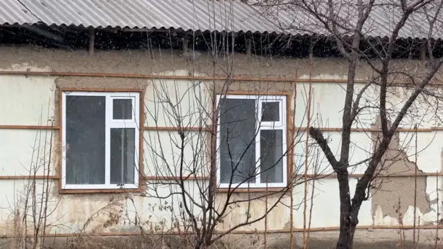 "Беш-Коргон" орто мектебинин арткы тарабы