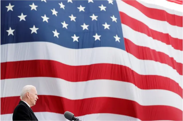 拜登将于12:00（格林尼治标准时间17:00）前往白宫，然后前往国会大厦参加就职典礼。