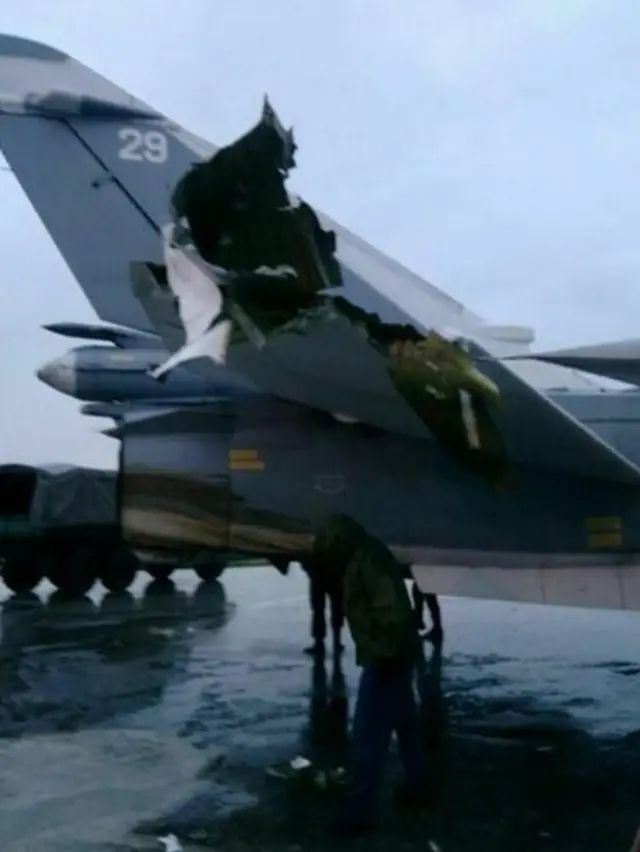 طائرة روسية متضررة على ما يبدو