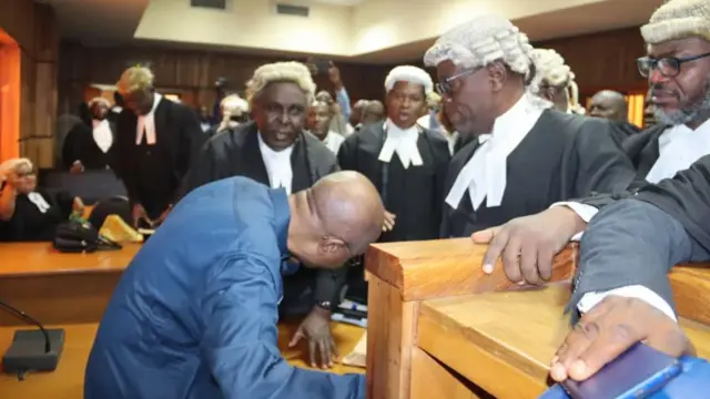 Emefiele ni ile ẹjọ giga kan l'Abuja