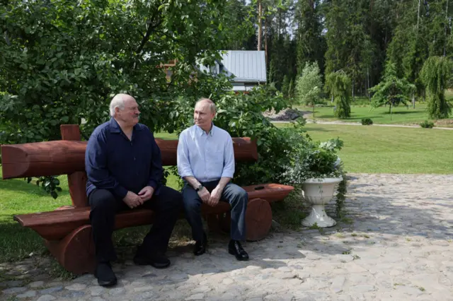 Путин и Лукашенко делали заявления о войне в Украине, сидя на лавочке в скиту Спасо-Преображенского Валаамского ставропигиального мужского монастыря