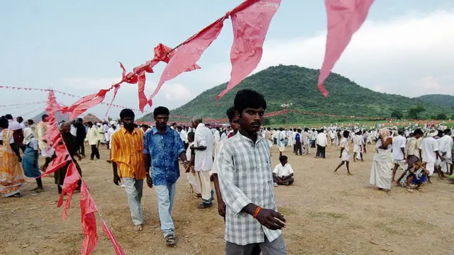 நக்சல் அமைப்பின் ஆதாரவாளர்கள்