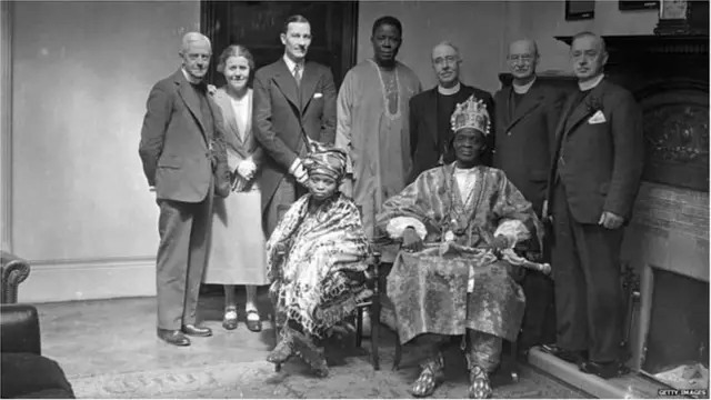 Ọba Ademola ati awọn oyinbo