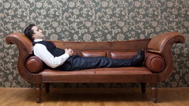 Persona en el diván