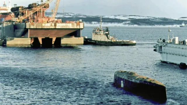 Поднятая подлодка