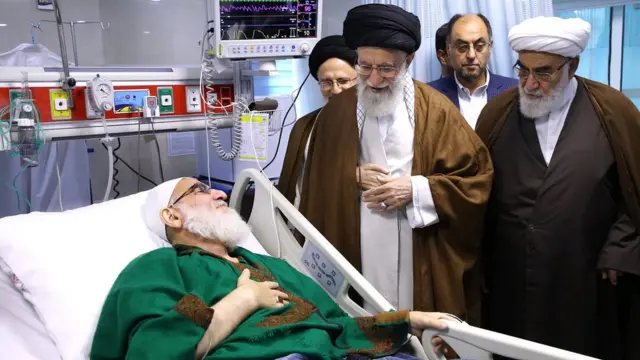 عیادت رهبر ایران از محمود هاشمی شاهرودی در اردیبهشت ماه امسال