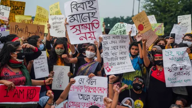 নোয়াখালীর গণধর্ষণের প্রতিবাদে ঢাকায় সংসদ ভবনের সামনে বিক্ষোভ, ১০-১০-২০২০।