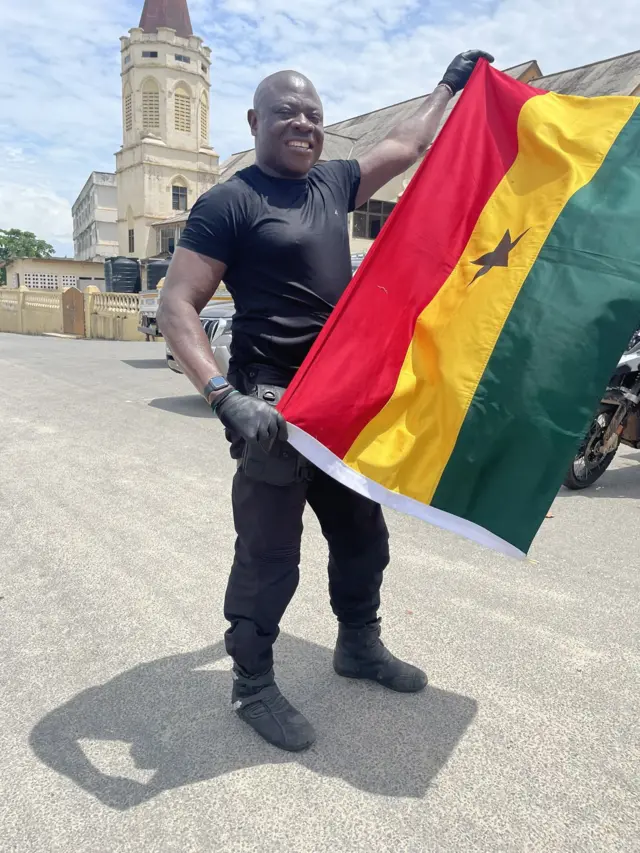 Nigerian man wey ride bike from London to Lagos tok wetin im eye see and how e do am