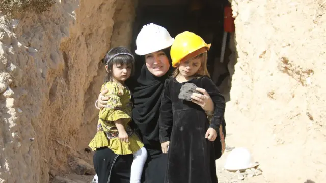 Tammie Umbel y dos de sus hijos.