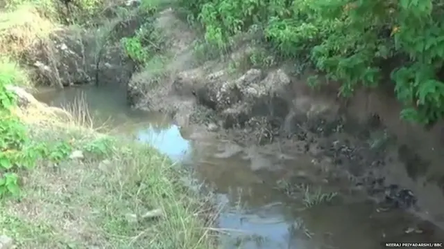 30 ஆண்டுகளாக மலையை குடைந்து மூன்று கிலோமீட்டர் நீள கால்வாயை உருவாக்கிய பிகார் நபர்