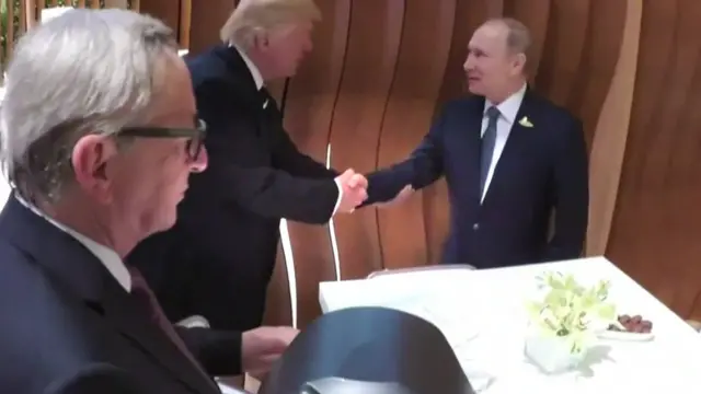 ทรัมป์จับมือกับปูติน