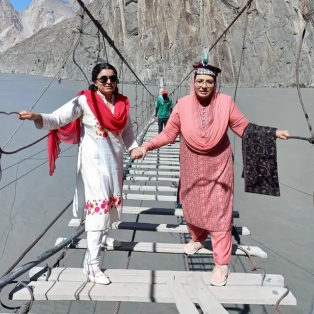 سابق وزیر فردوس عاشق اعوان حسینی پُل پر