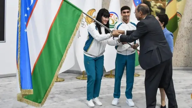 Davlat bayrog'ini topshirish marosimi