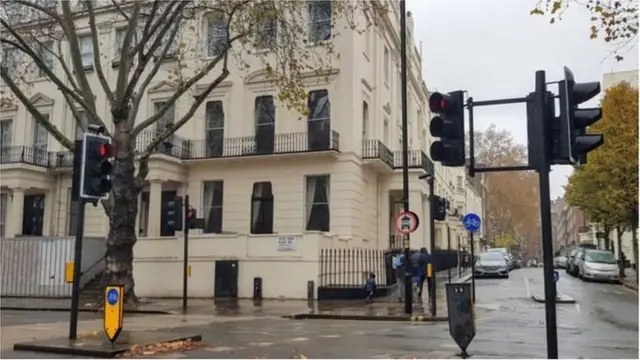 ہائیڈ پارک ون وہ رہائشی عمارت ہے جس کی مالیت پانچ کروڑ پاونڈ بتائی جاتی ہے