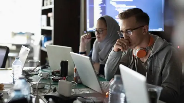 你的好想法是否突然间被同事阻挠了？这可能表明你已经被对方视作对手了