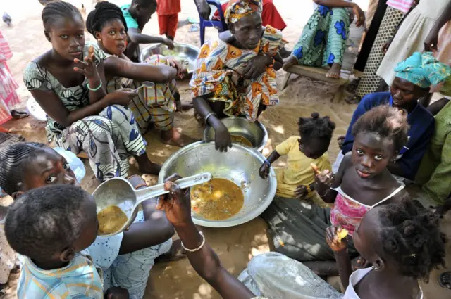 ఇథియోపియాలో ఒక పేద కుటుంబం