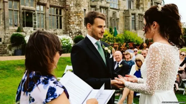 ኣማንዳ ዘመርዓወቶም መጻምዲ