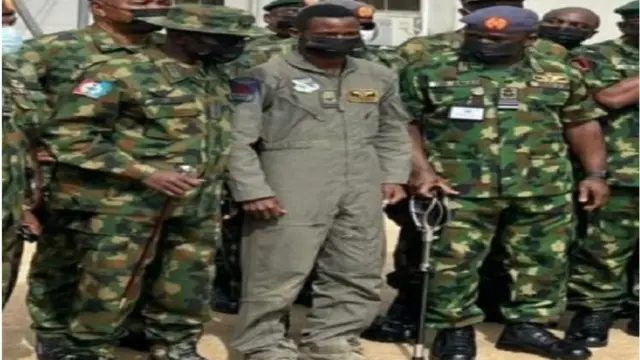 Awakọ baalu to ja laarin awọn ọga ologun