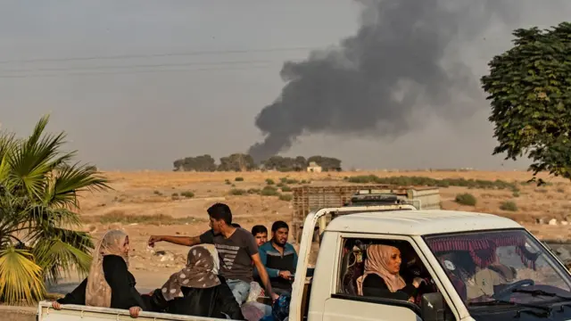 Resulayn'dan gelen fotoğraflarda bölgede dumanların yükseldiği görülüyor