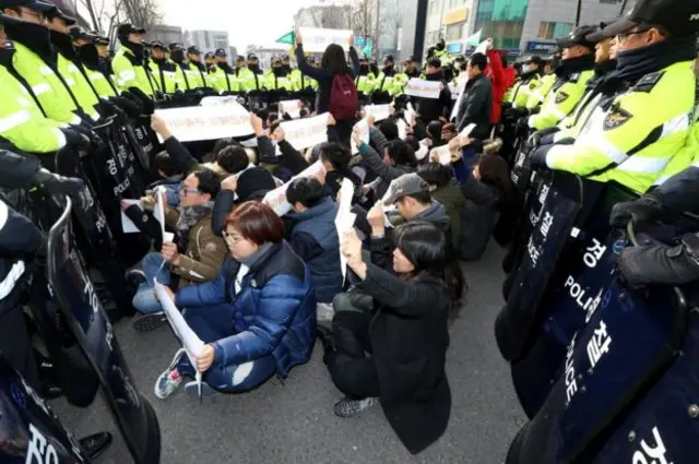 คนประท้วง