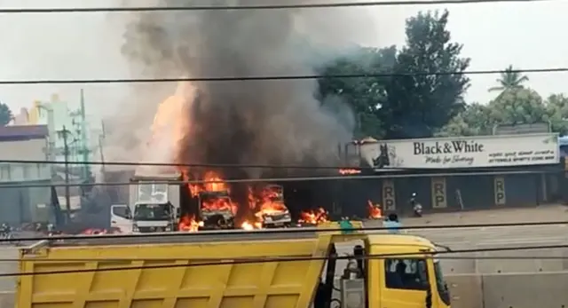 ஒசூர் அருகே பட்டாசுக் கடையில் தீ