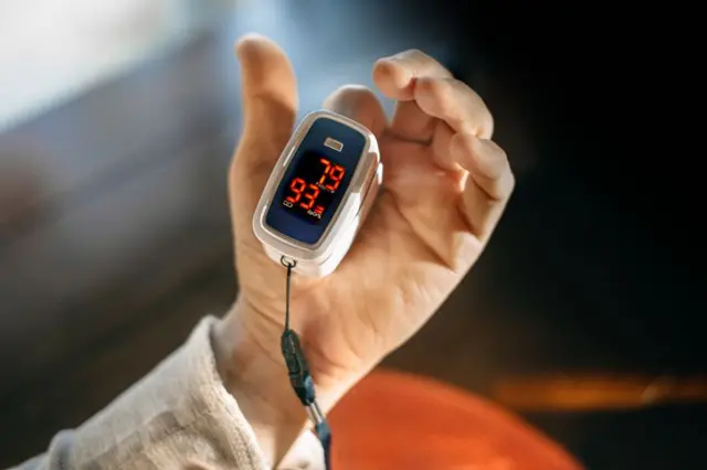 স্লিপ অ্যাপনিয়ায় আক্রান্তরা সাময়িক অক্সিজেন স্বল্পতায় ভোগেন।