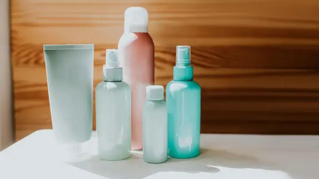 চুলের ধরণ বুঝে শ্যাম্পু বেছে নিন।