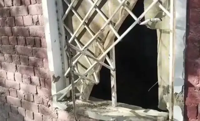 چارواکي وايي، غلو د زېرمتون کړکۍ ماته کړې او نشه يي توکي یې غلا کړي دي.