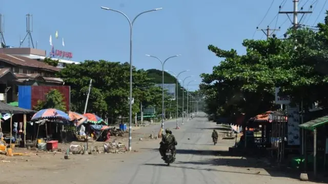 ပြည်သူ့ကာကွယ်ရေးတပ် PDF နဲ့မဟာမိတ်တပ်တွေ ကောလင်းမြို့ကို သိမ်းပိုက်ပြီးနောက် မြင်ကွင်း