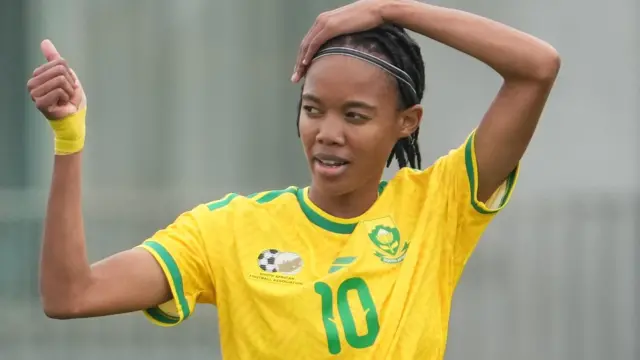 Linda Motlhalo, gba bọọlu sawọn nigba meji ninu idije ti South Africa ti ṣe ipo kẹrin naa.