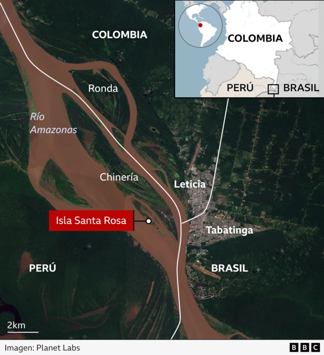 Mapa que muestra la triple frontera entre Colombia, Perú y Brasil y la ubicación de la Isla Santa Rosa.