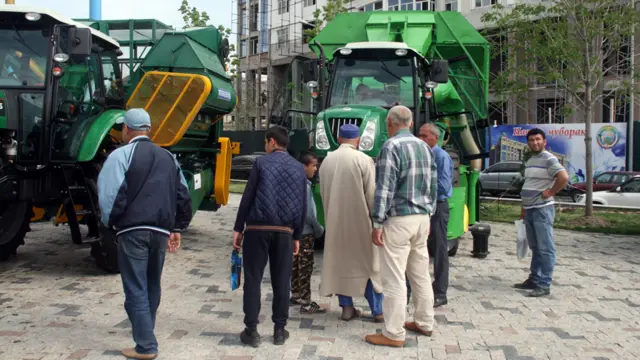 Душанбедаги Ўзбекистон маҳсулотлари кўргазмаси