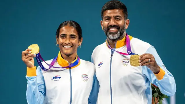 ऋतुजा भोसले आणि रोहन बोपण्णा 