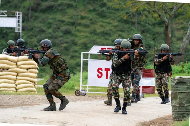 नेपाल र भारतका सेनाबीच संयुक्त सैन्य अभ्यास हुने गरेको छ